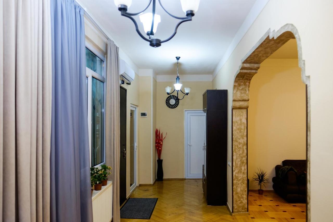 Apartment Rome Tbilisi Esterno foto