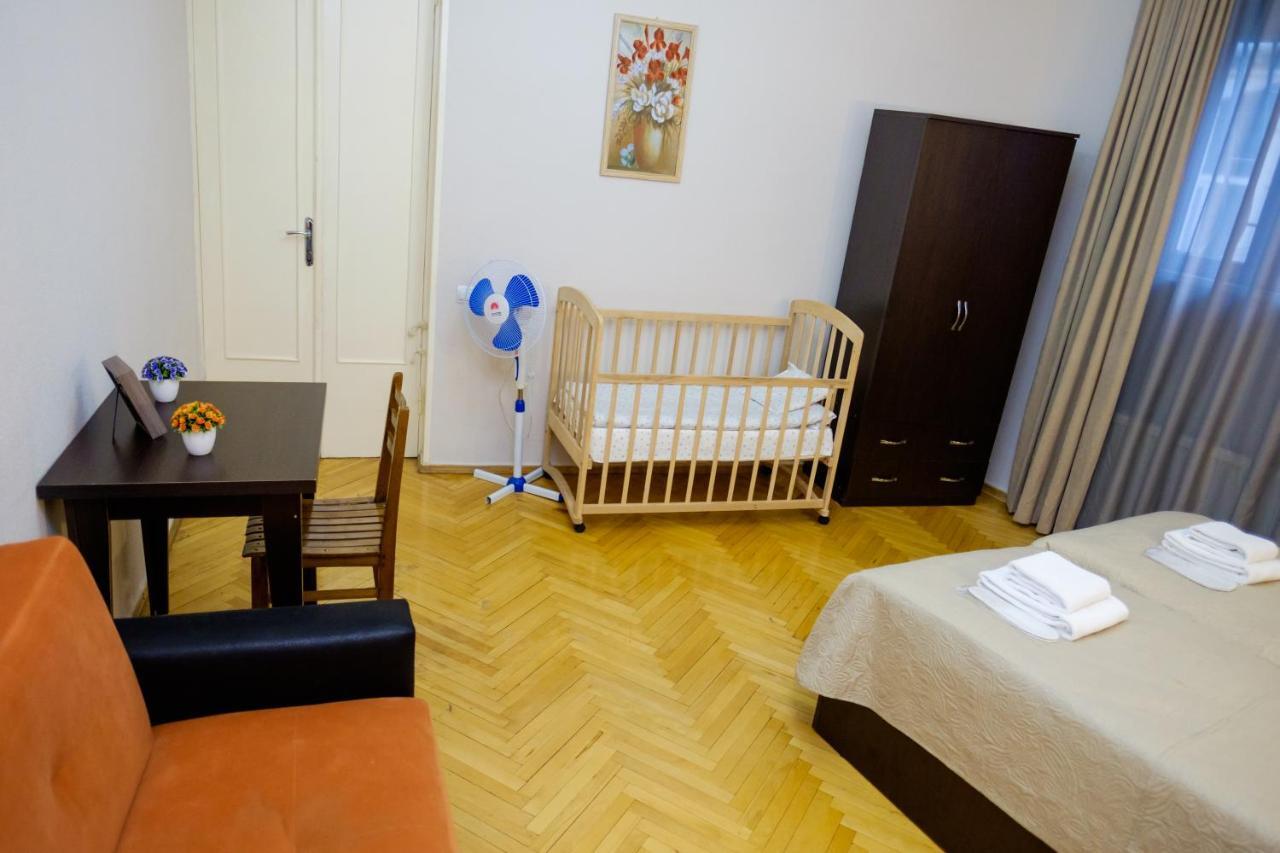 Apartment Rome Tbilisi Esterno foto