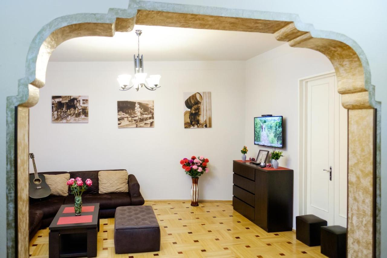 Apartment Rome Tbilisi Esterno foto